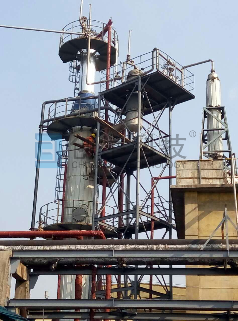 無水氨解析塔、無水氨精餾塔